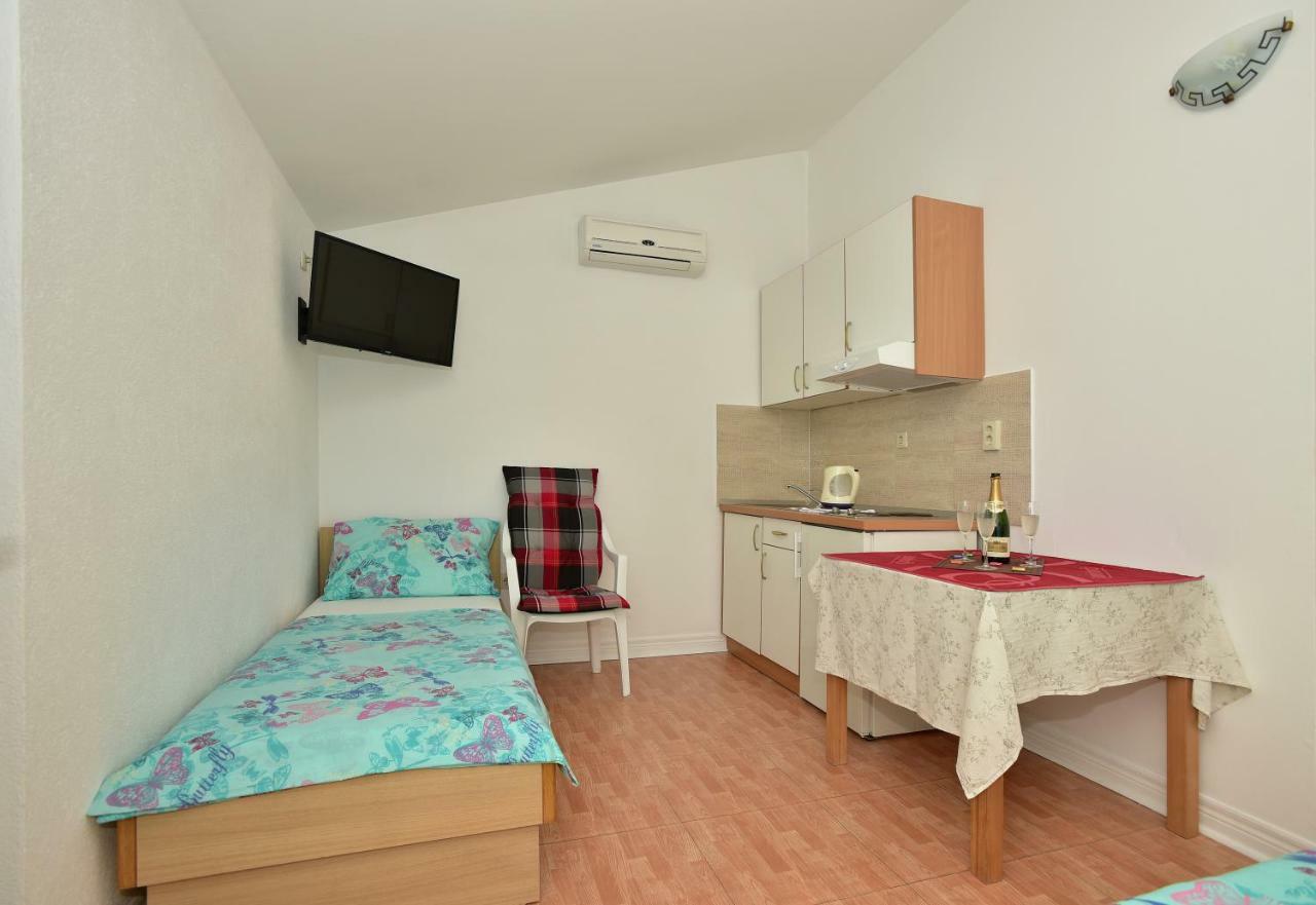 Studio Apartments Antonio Makarska Bagian luar foto