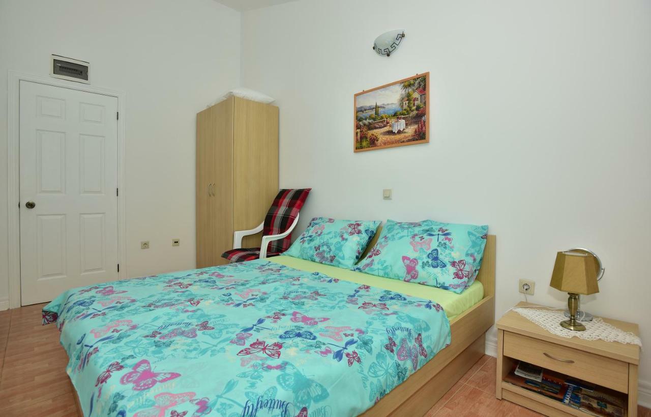 Studio Apartments Antonio Makarska Bagian luar foto