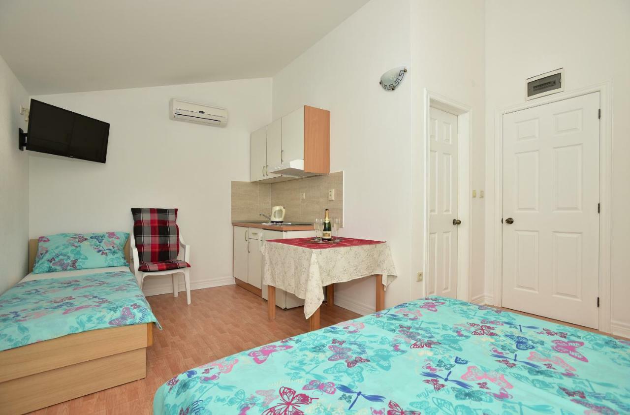 Studio Apartments Antonio Makarska Bagian luar foto