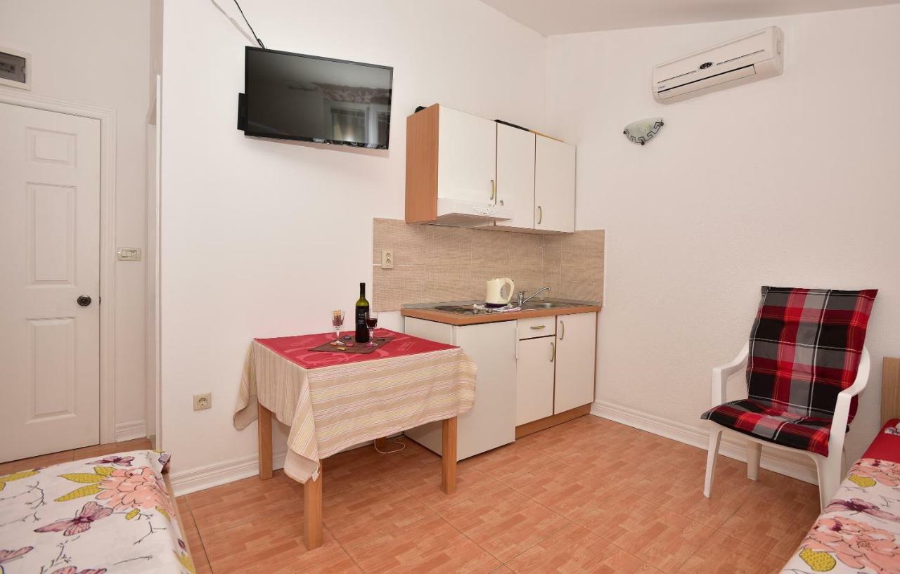Studio Apartments Antonio Makarska Bagian luar foto