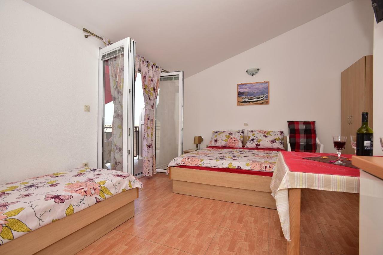 Studio Apartments Antonio Makarska Bagian luar foto