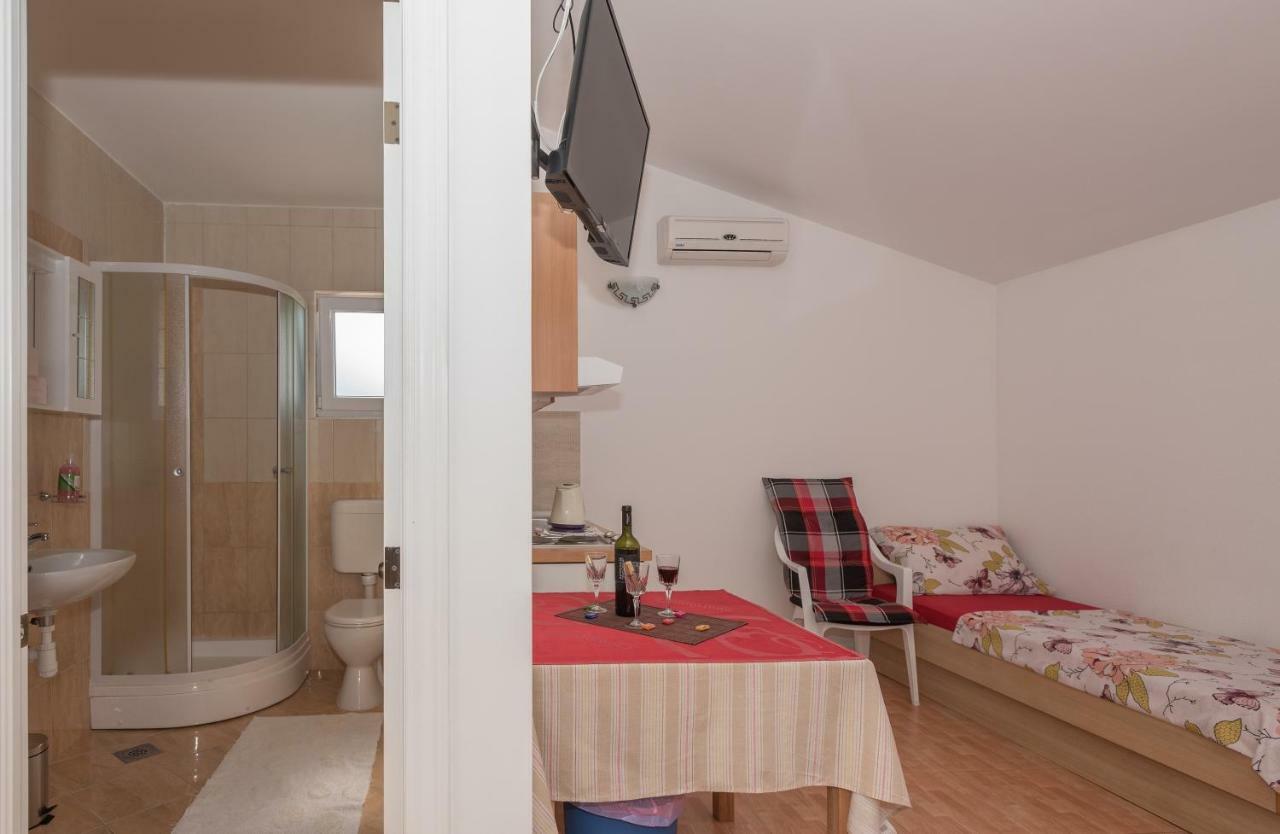 Studio Apartments Antonio Makarska Bagian luar foto