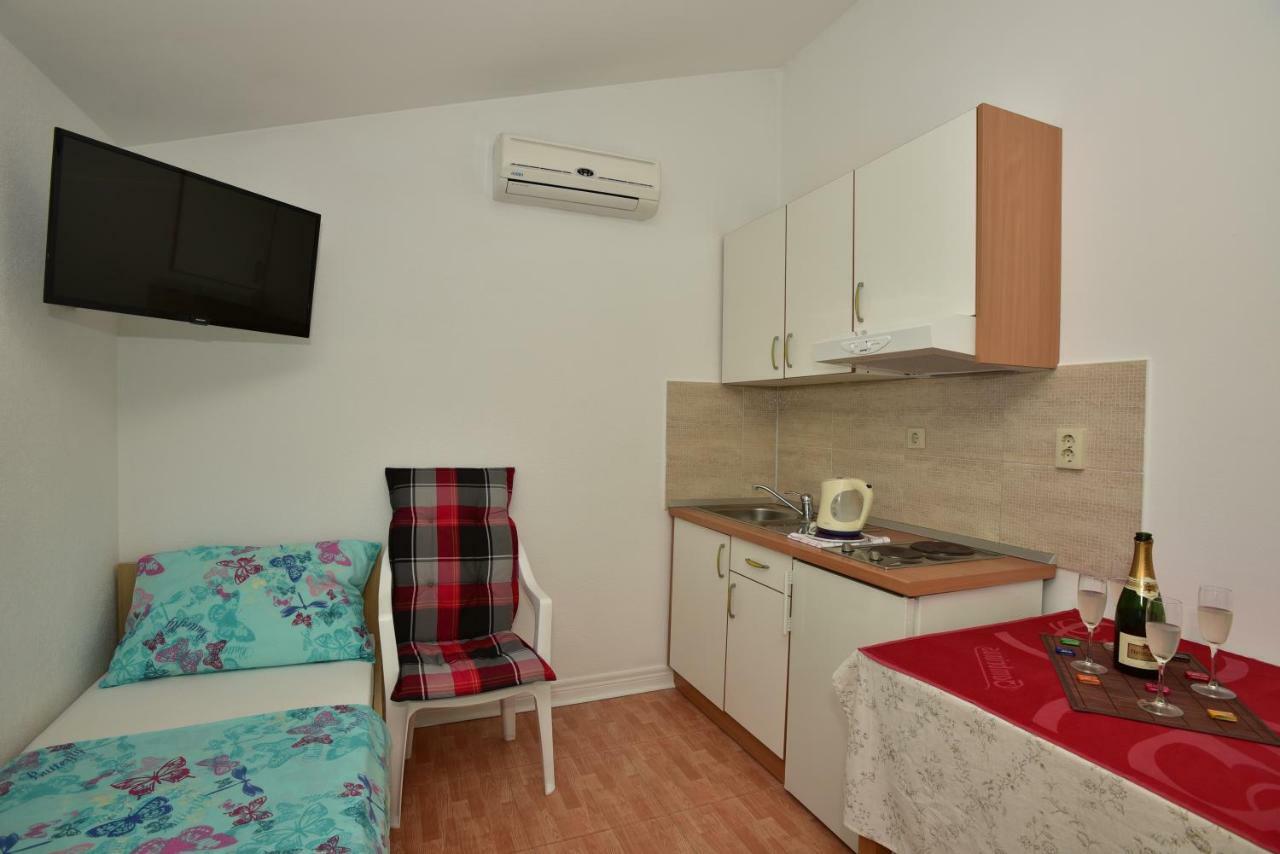 Studio Apartments Antonio Makarska Bagian luar foto