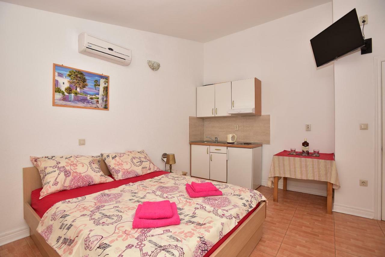 Studio Apartments Antonio Makarska Bagian luar foto