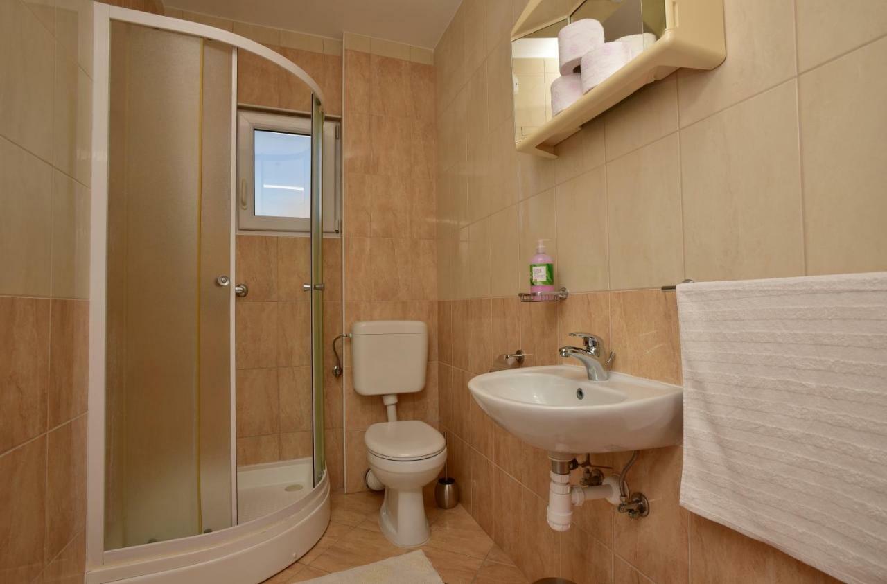 Studio Apartments Antonio Makarska Bagian luar foto