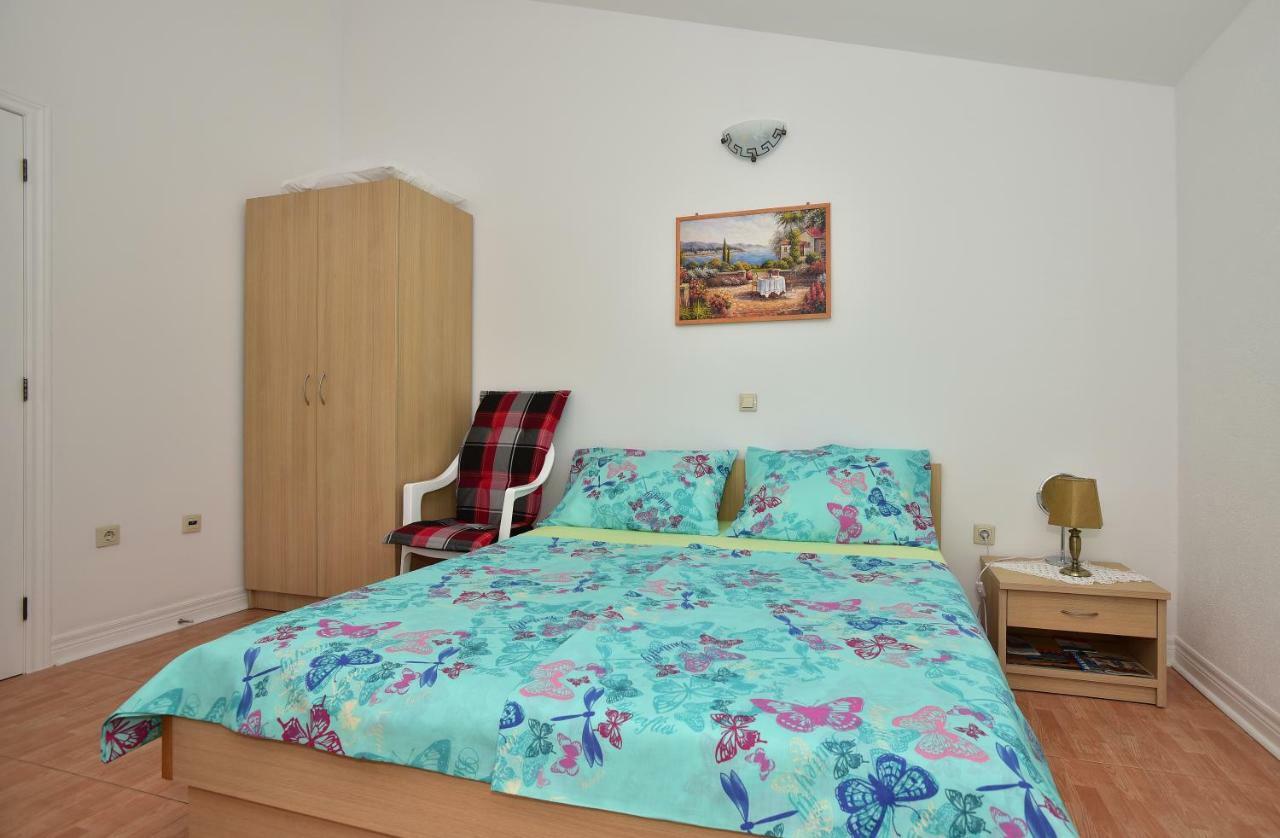 Studio Apartments Antonio Makarska Bagian luar foto