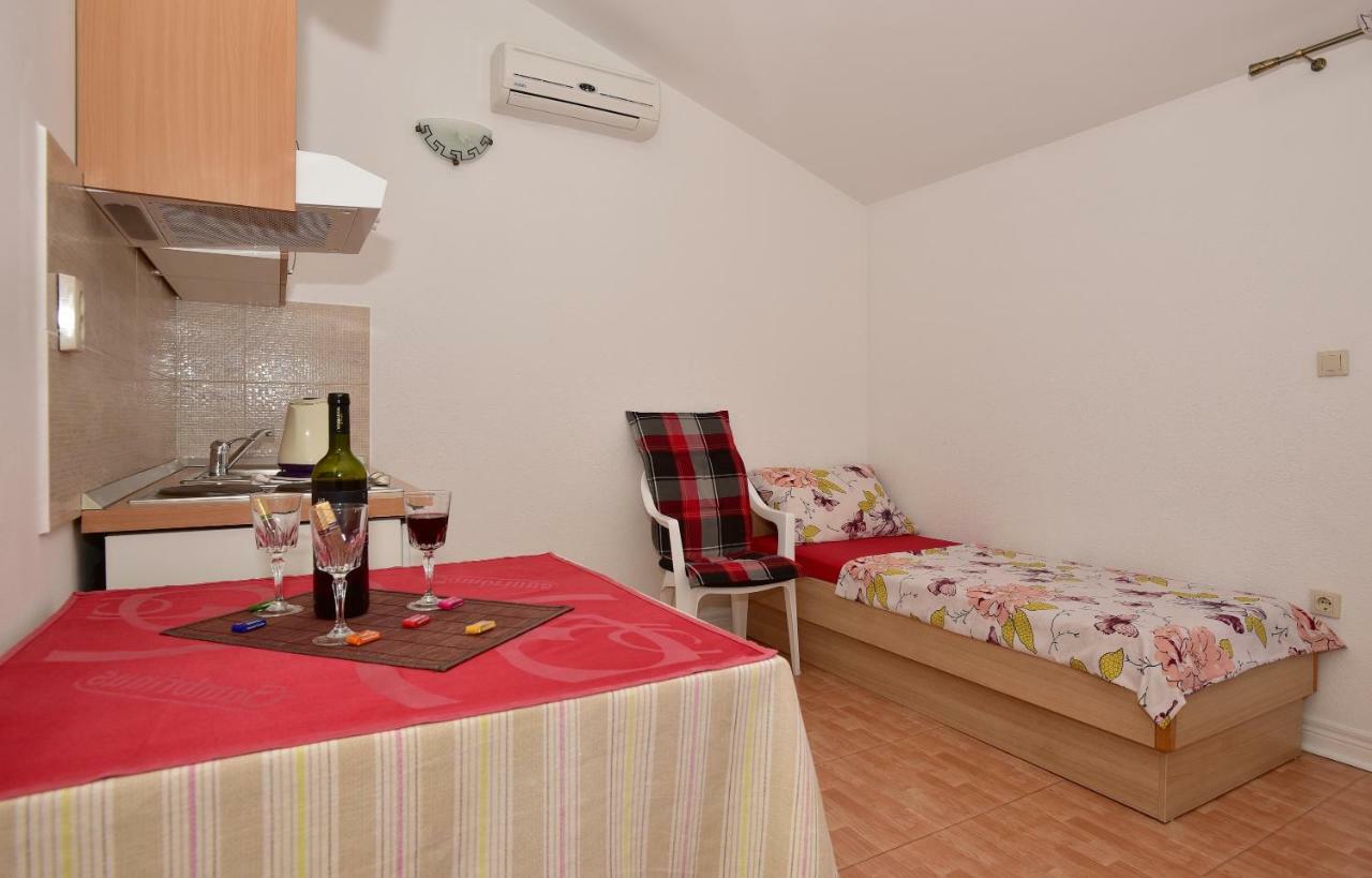 Studio Apartments Antonio Makarska Bagian luar foto