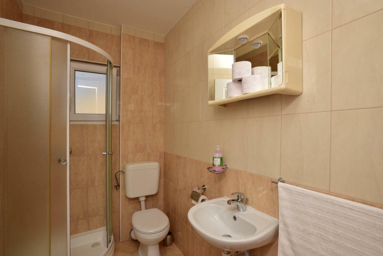Studio Apartments Antonio Makarska Bagian luar foto