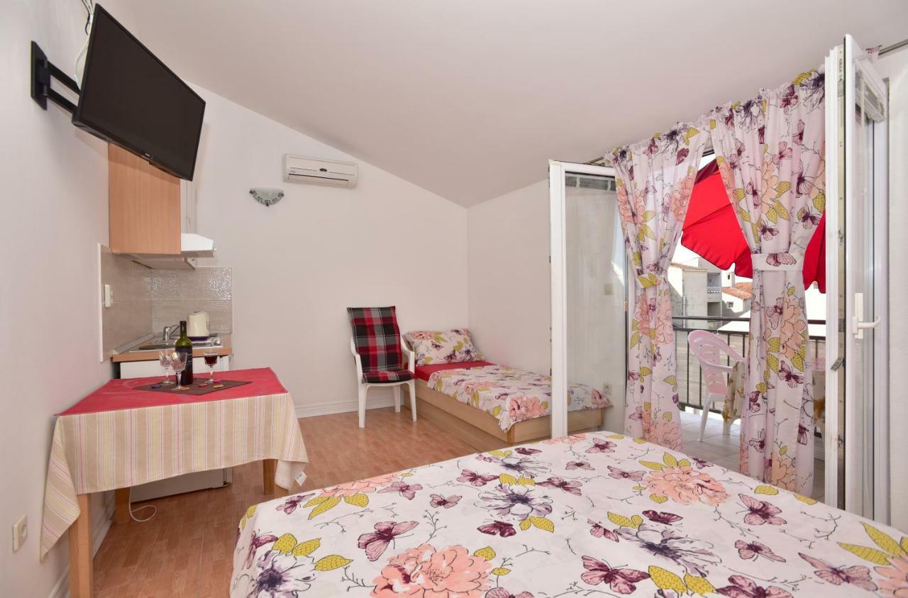 Studio Apartments Antonio Makarska Bagian luar foto