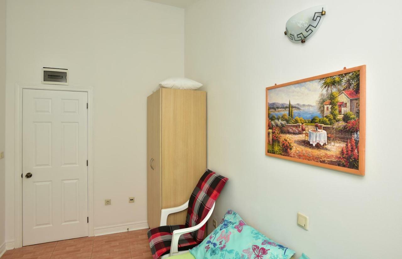 Studio Apartments Antonio Makarska Bagian luar foto