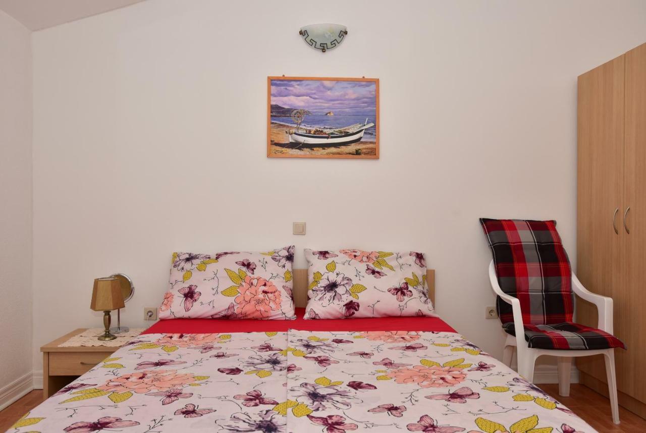 Studio Apartments Antonio Makarska Bagian luar foto