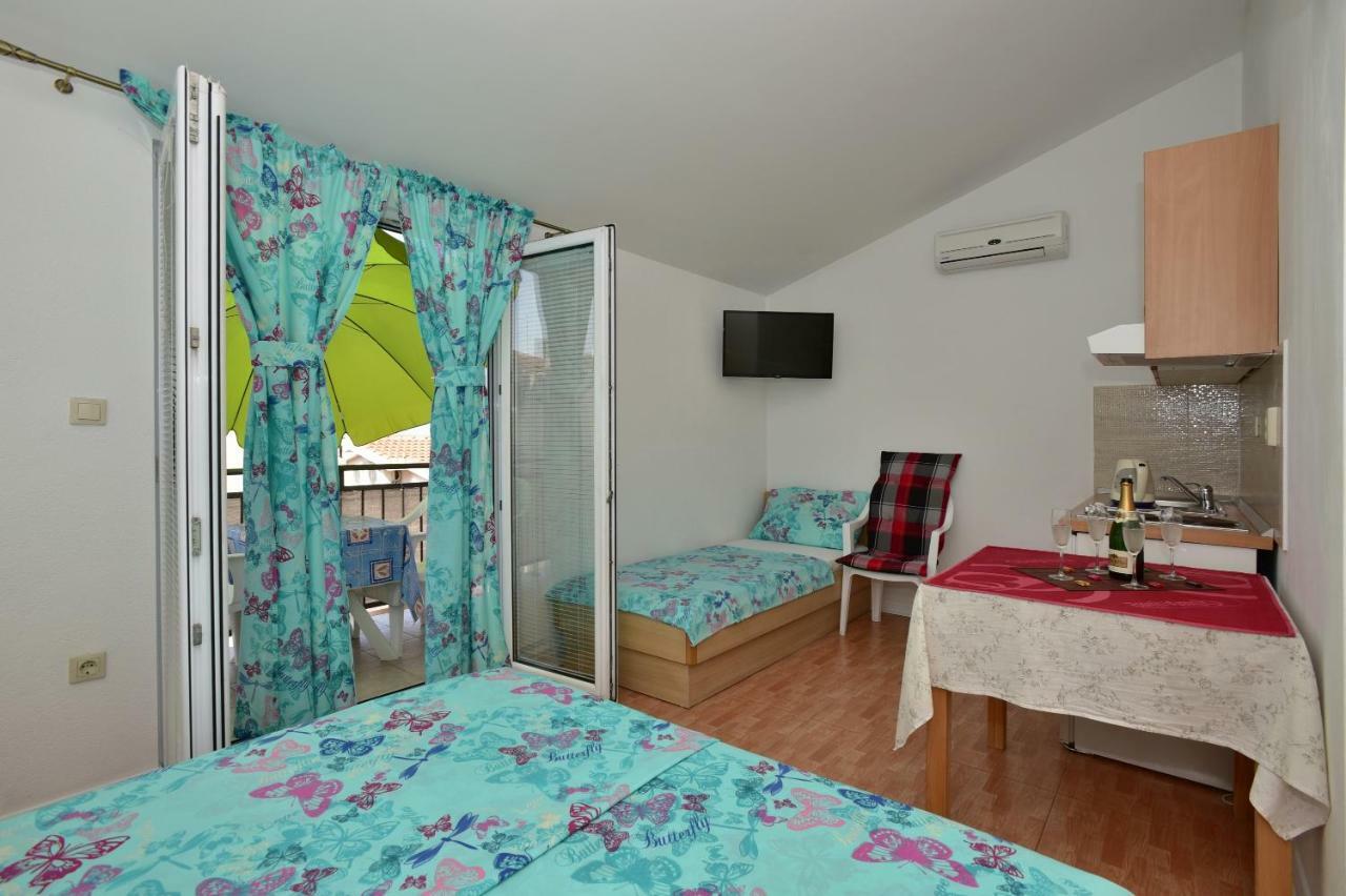 Studio Apartments Antonio Makarska Bagian luar foto