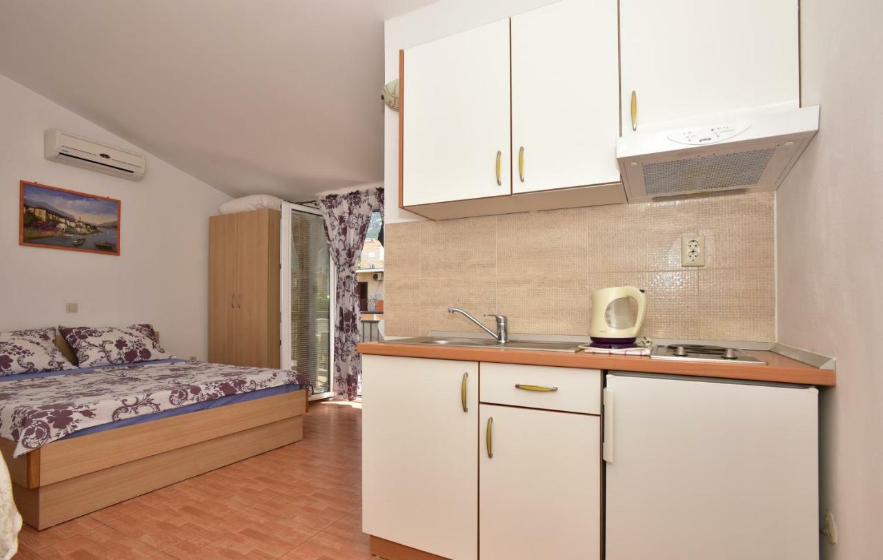 Studio Apartments Antonio Makarska Bagian luar foto