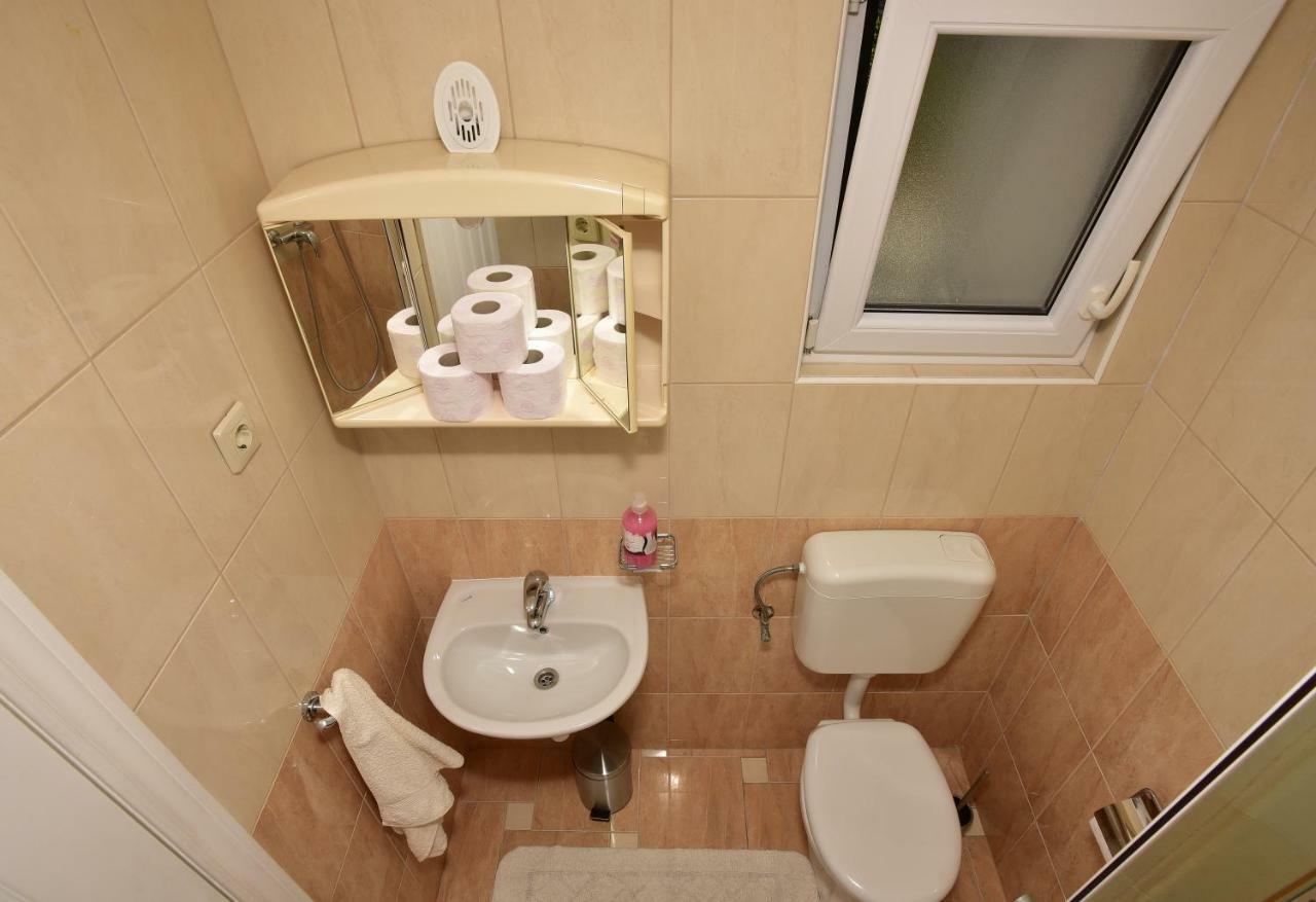 Studio Apartments Antonio Makarska Bagian luar foto
