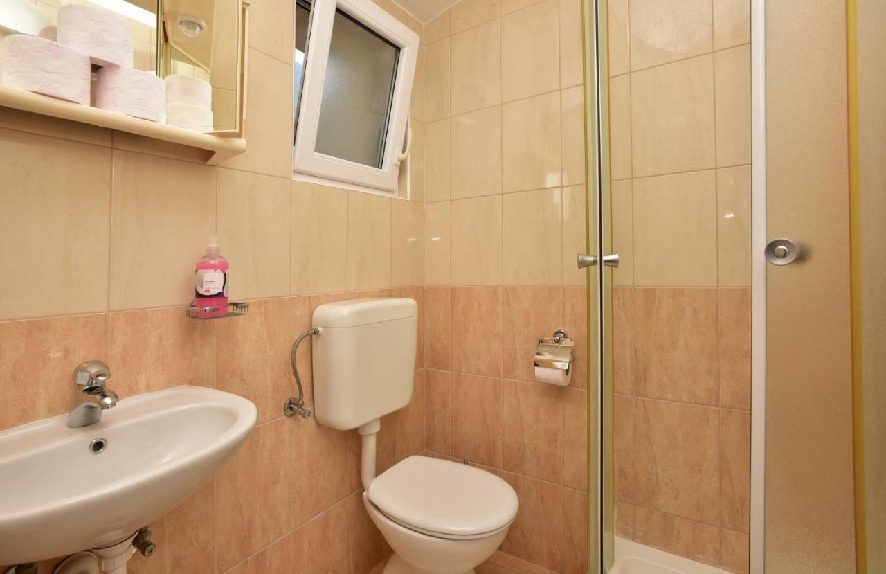 Studio Apartments Antonio Makarska Bagian luar foto