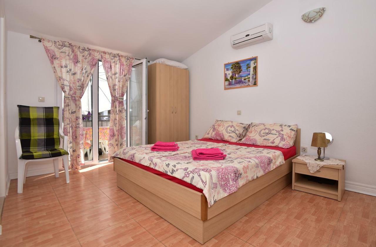 Studio Apartments Antonio Makarska Bagian luar foto